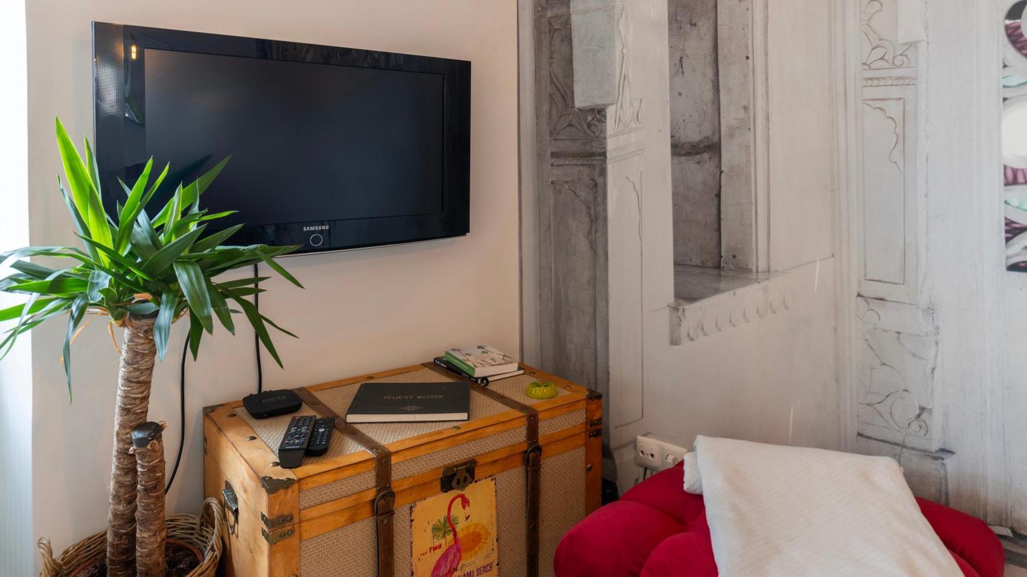 Sunny Design Apt In Praca Das Flores By Lovelystay Лиссабон Экстерьер фото