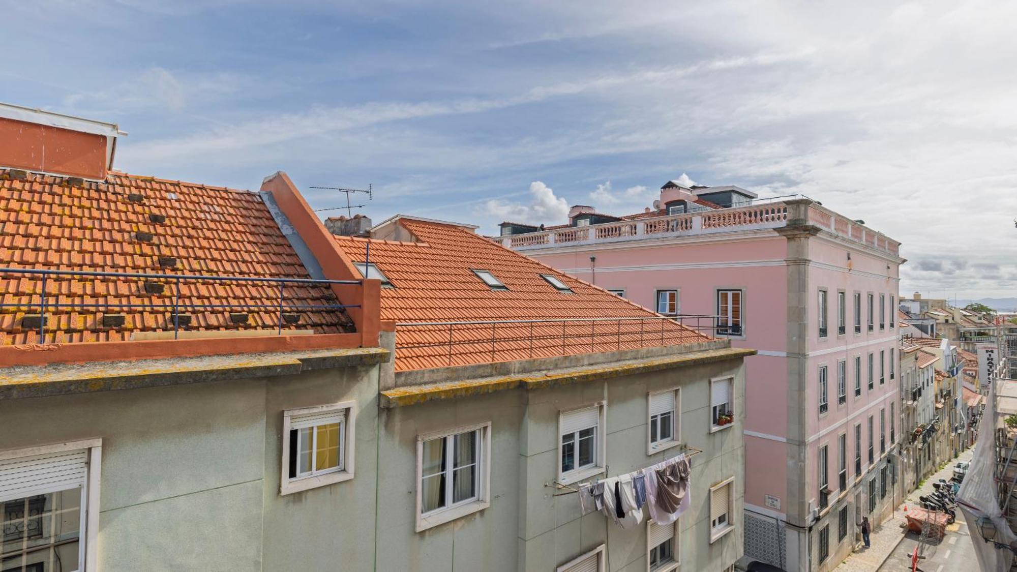 Sunny Design Apt In Praca Das Flores By Lovelystay Лиссабон Экстерьер фото