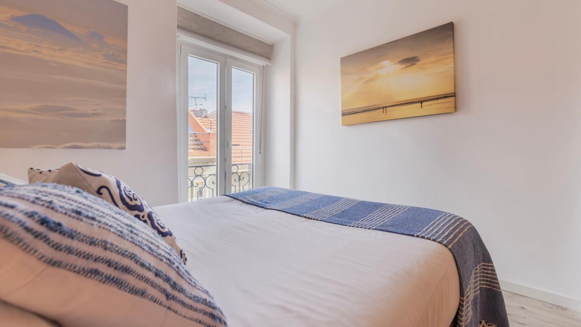 Sunny Design Apt In Praca Das Flores By Lovelystay Лиссабон Экстерьер фото