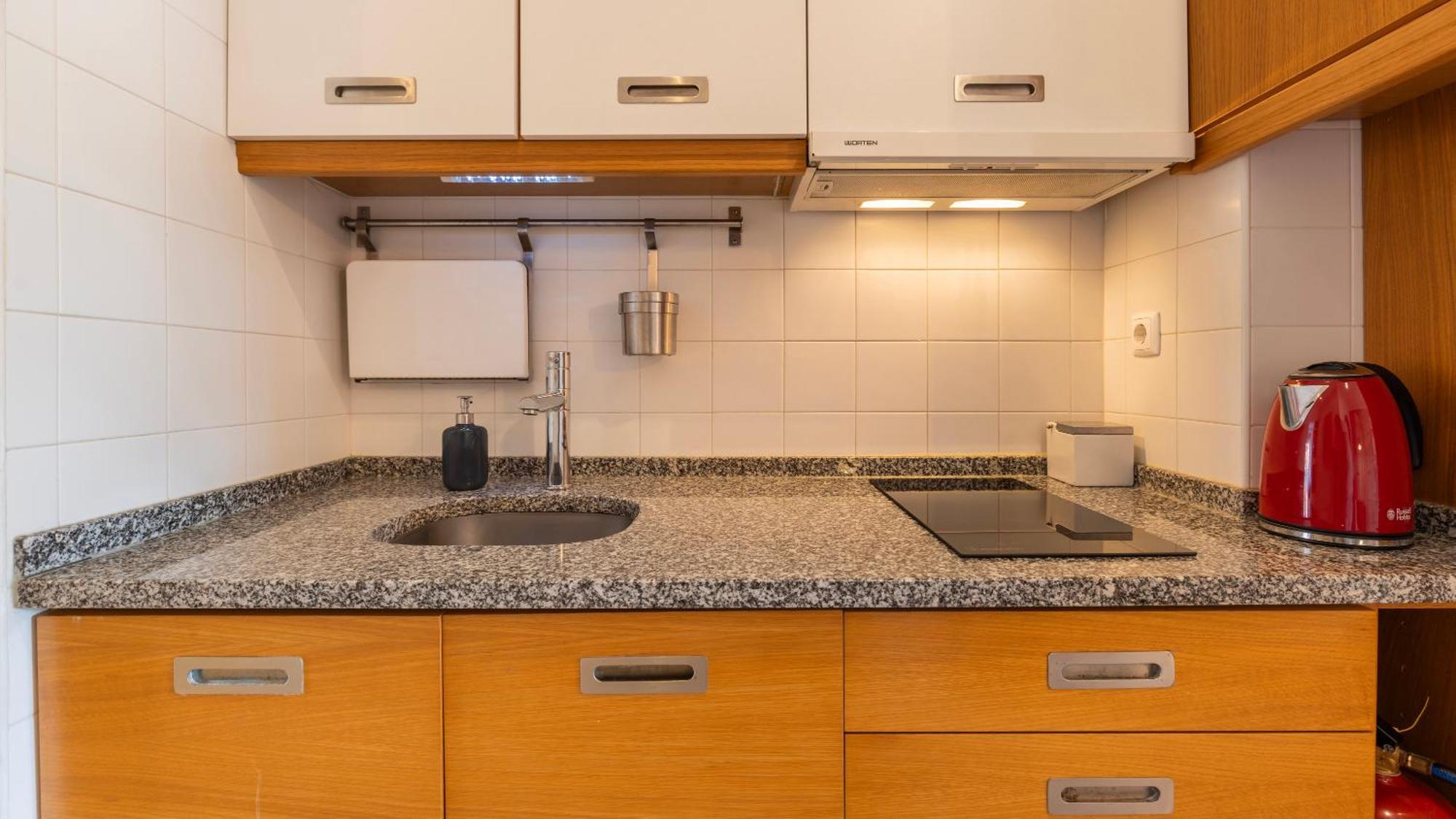 Sunny Design Apt In Praca Das Flores By Lovelystay Лиссабон Экстерьер фото